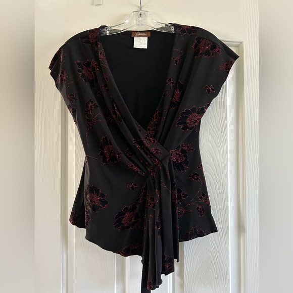 Black top with red sparkle - Picture 1 of 3